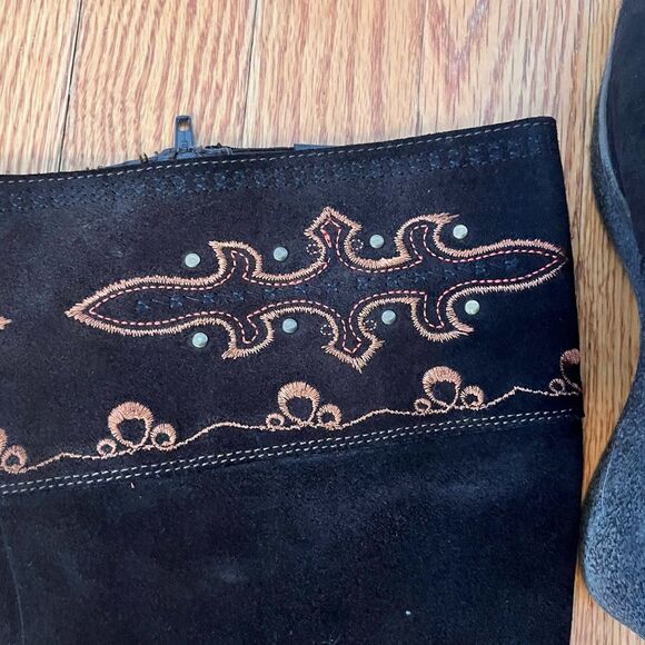 Clarks Dark Brown High Knee Suede Embroidered Wedge Rodeo Boots 8.5 - Picture 6 of 14